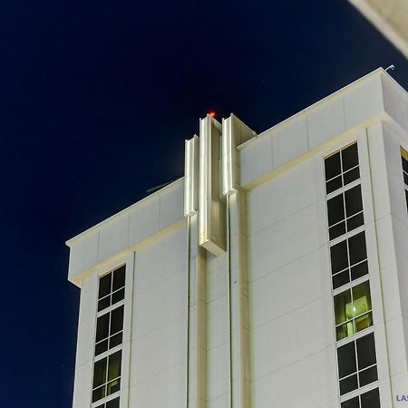 Mgm Signature-22-707 F1 Track & Strip View Balcony Las Vegas Exterior foto